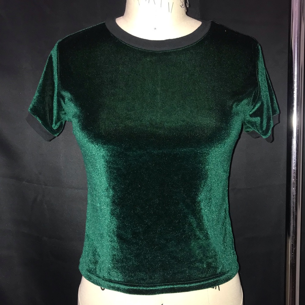 [SOLD] Green velvet crop tee with black details